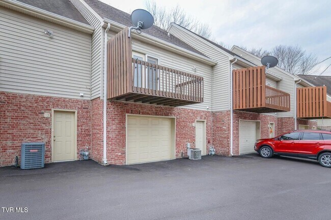 Foto del edificio - 2503 E Lakeview Dr
