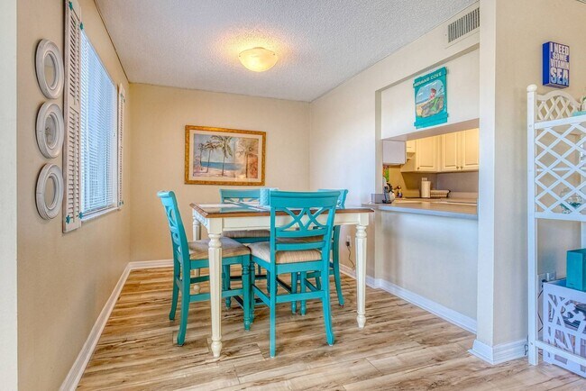 Building Photo - Indian Springs Condos