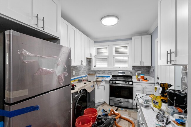 Foto del edificio - 3815 N Greenview Ave