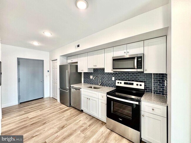 Foto del edificio - 4077 Lancaster Ave