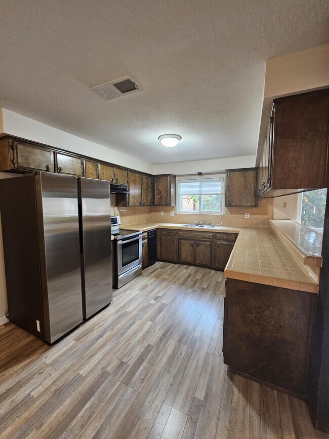 Foto del edificio - 812 Greenwich Dr