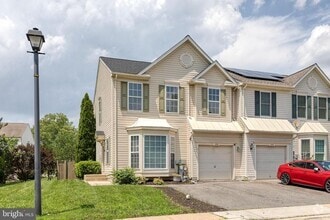 Building Photo - 116 Leeds Creek Cir