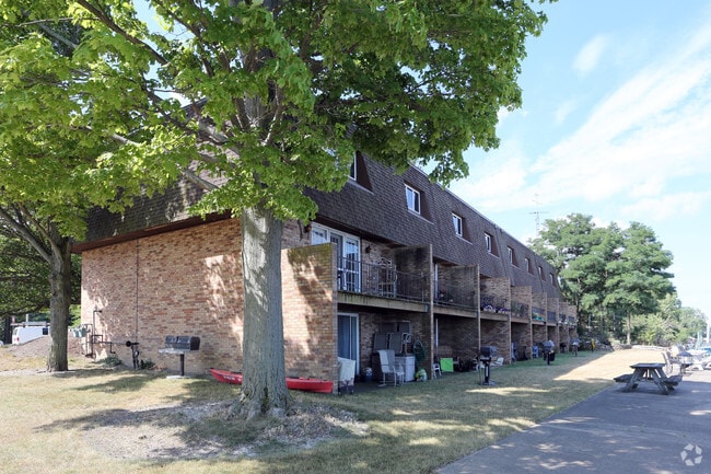 Foto del edificio - Heron's Roost Apartments