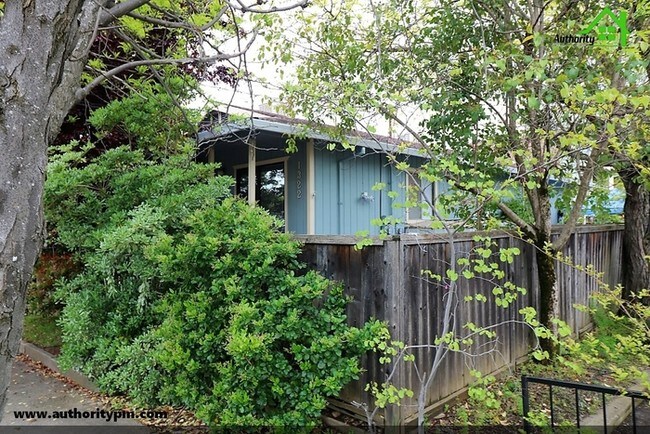 Building Photo - 1322 Orange Ave