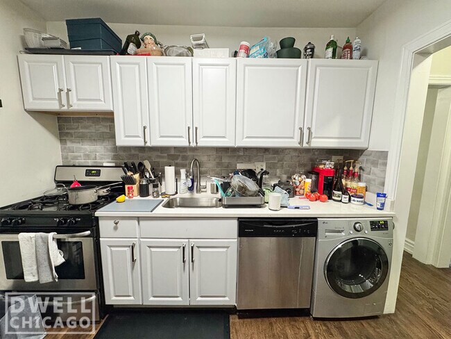 Foto del edificio - 2133 W Giddings St