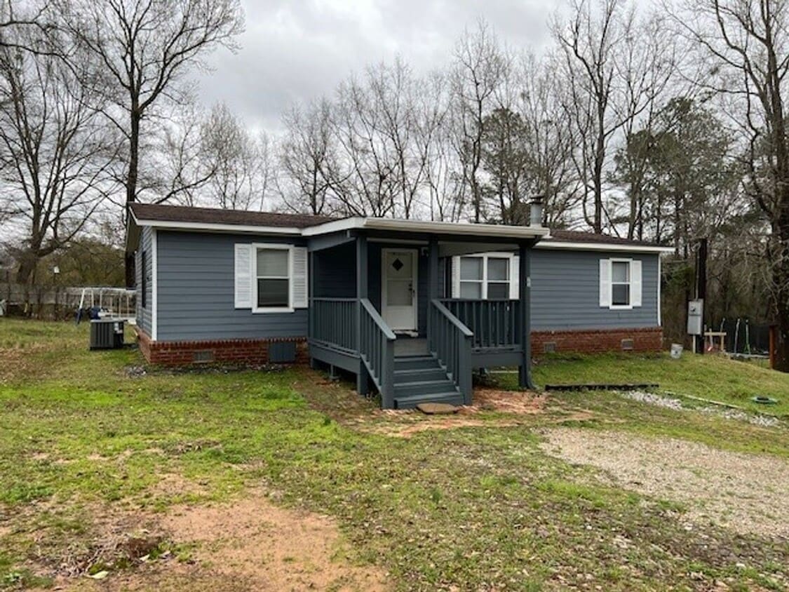 Primary Photo - Nice 3 Bedroom 2 Bath Available in Moundvi...