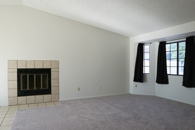 Building Photo - 68295 Risueno Rd