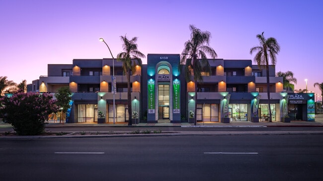 Building Photo - The Plaza Apartments
