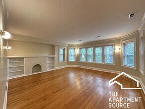 Building Photo - 2619 W Greenleaf Ave
