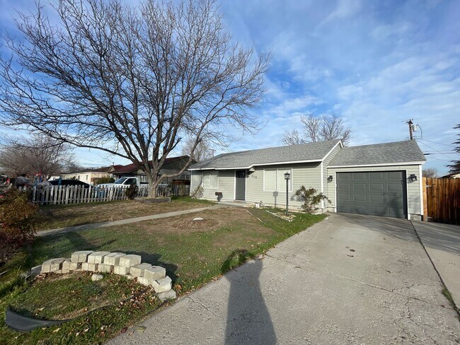 Foto del edificio - 3 Bedroom 2 Bathroom - Downtown Sparks Home