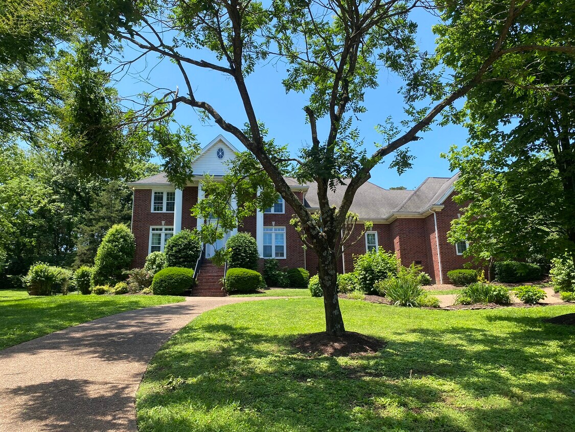 Foto principal - 9301 Grist Mill Ct