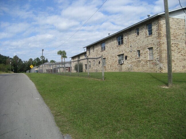 Foto del edificio - 150 SW Florida Loop