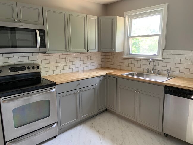 Cocina a estrenar - 2050 New Linden Rd