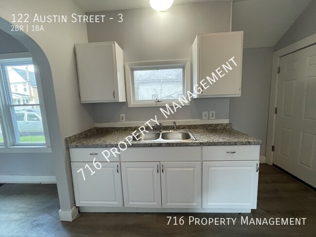 Building Photo - Recently Renovated Gem Near Niagara Street!