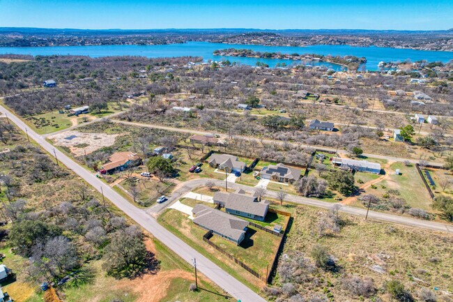 Building Photo - 1516 Stonecrest Dr