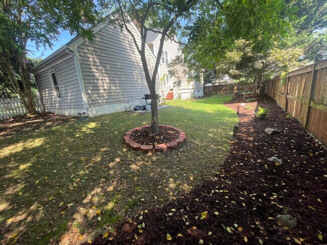 Foto del edificio - 6502 Summerton Way