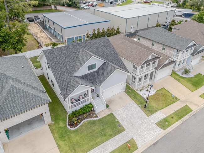 Foto del edificio - 409 Hideaway Ln