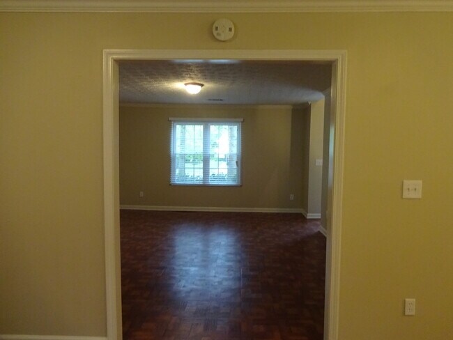 Building Photo - 3002 Sentinel Cir