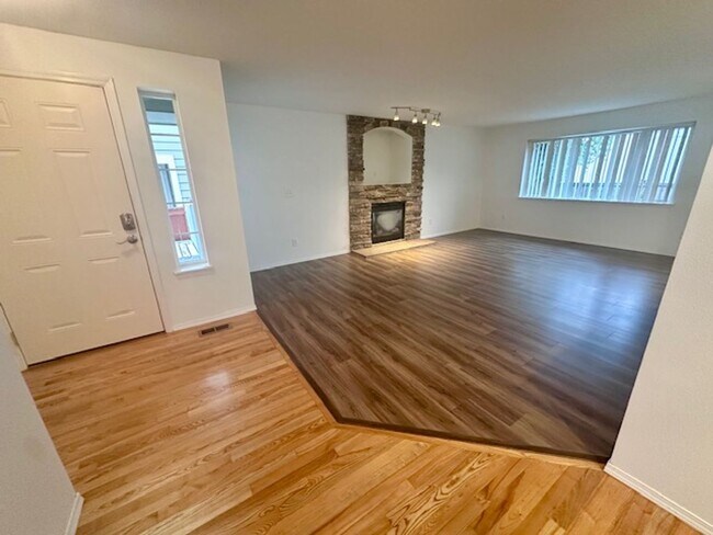 Foto del edificio - Spacious 4 bedroom - Ready Now