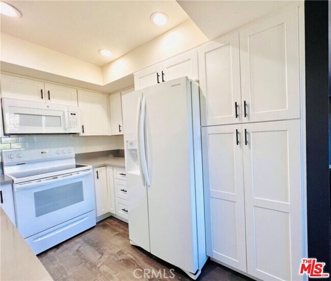 803 E Victoria St Unit 108, Carson, CA 90746 Condo for Rent in Carson