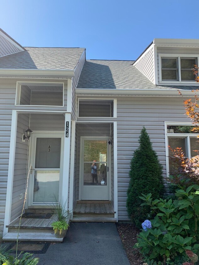 Foto principal - 2/2 Fully Furnished Condo in Willow Valley...