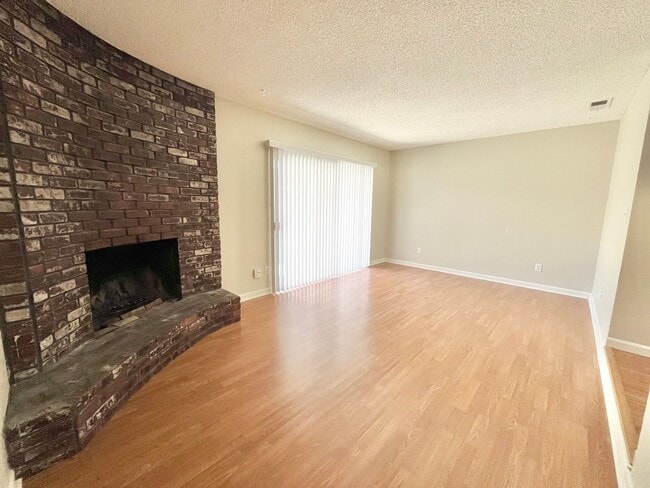 Foto del edificio - 6500 Harmon Dr