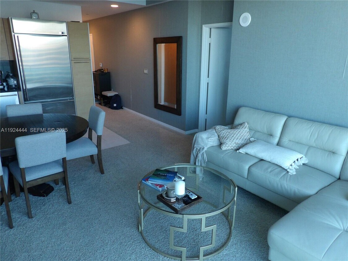 Foto principal - 950 Brickell Bay Dr