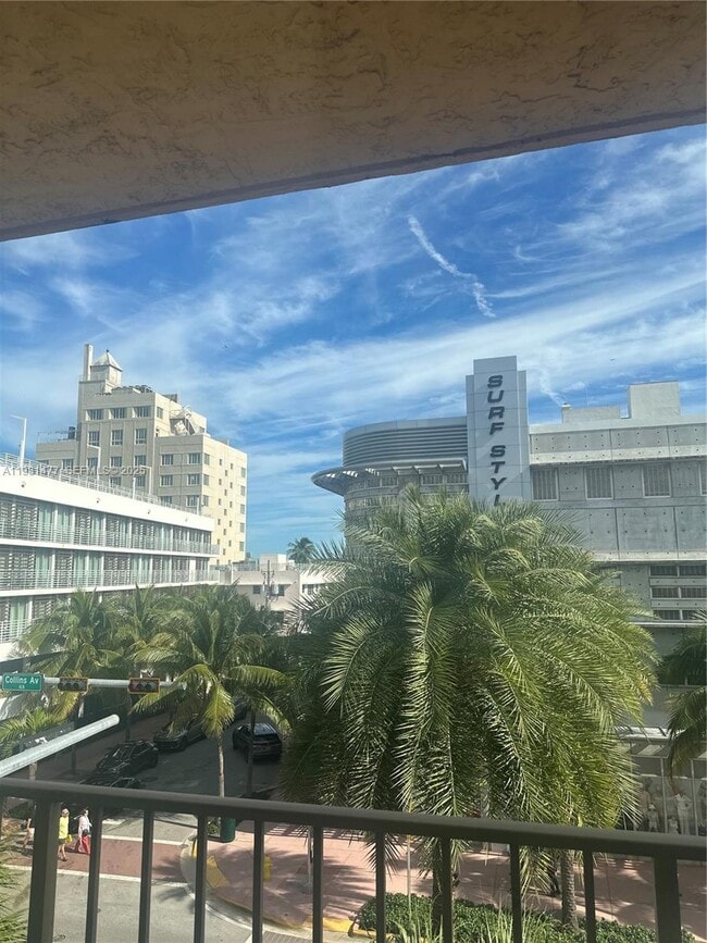 Building Photo - 1150 Collins Ave