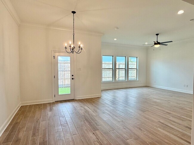 Foto del edificio - Home For Lease