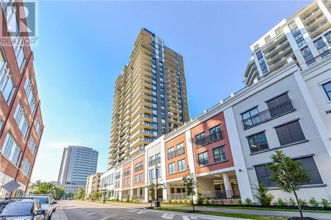 Building Photo - 155 Caroline St S