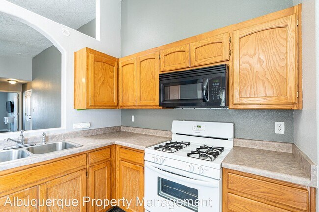 Building Photo - 3 br, 2 bath House - 628 Red Bluff St SW
