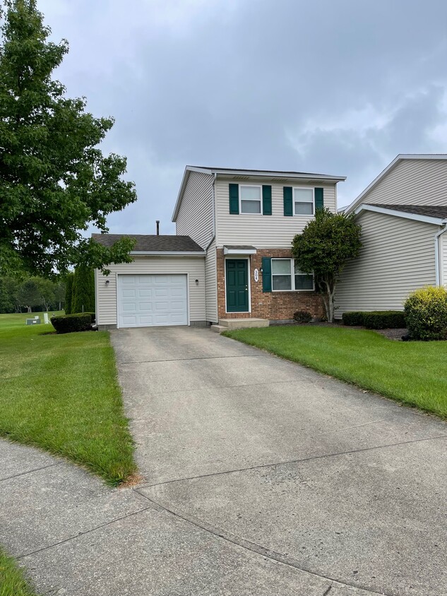Primary Photo - 304 Onyx Dr
