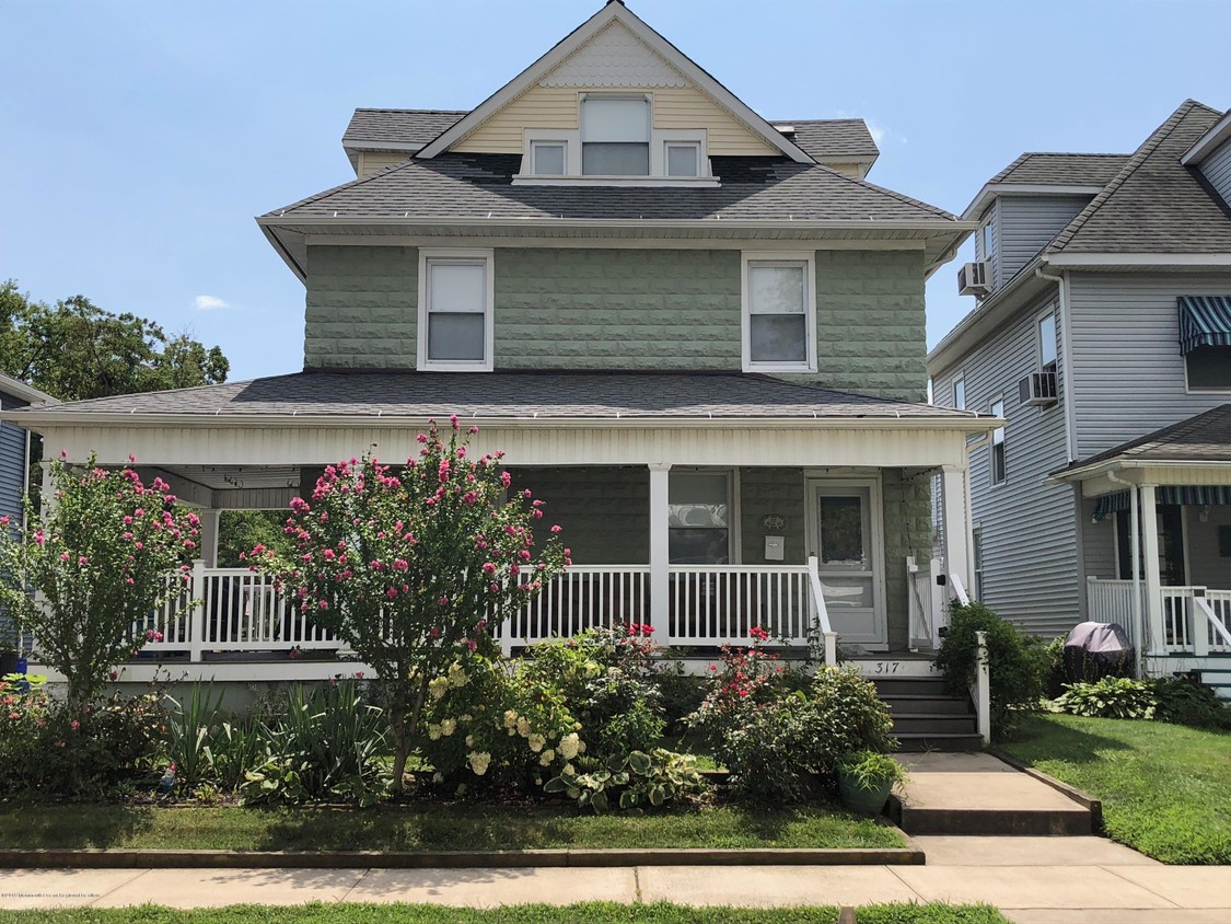 Primary Photo - 317 McCabe Ave