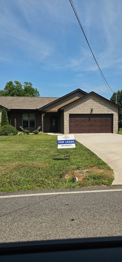 3 Bedroom w/ Garage - 3 Bedroom w/ Garage House