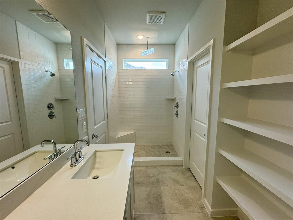 Building Photo - 2200 Grenache Dr