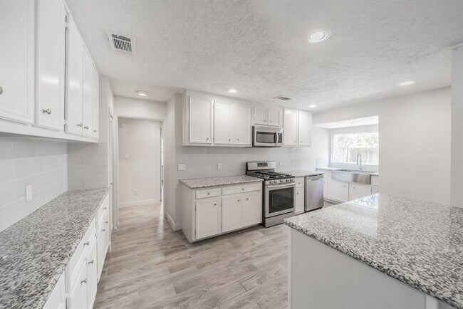 Foto del edificio - 5229 W 43rd St