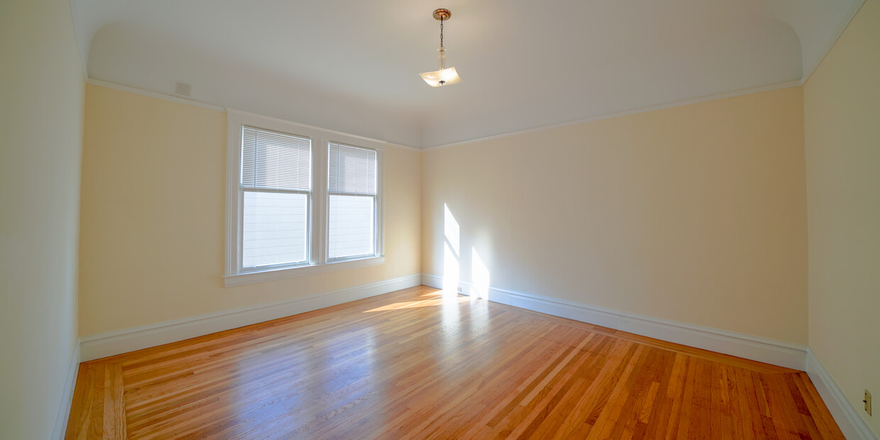 Primary Photo - 768 9th Ave