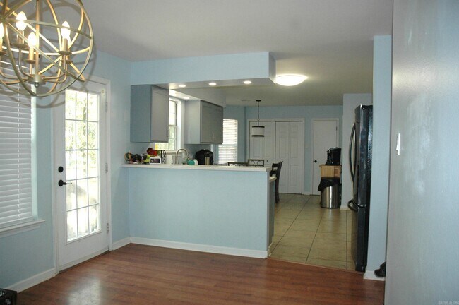 Building Photo - 46 Park Ridge Dr