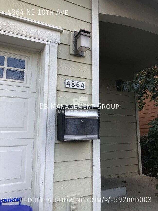 Foto del edificio - 4864 NE 10th Ave