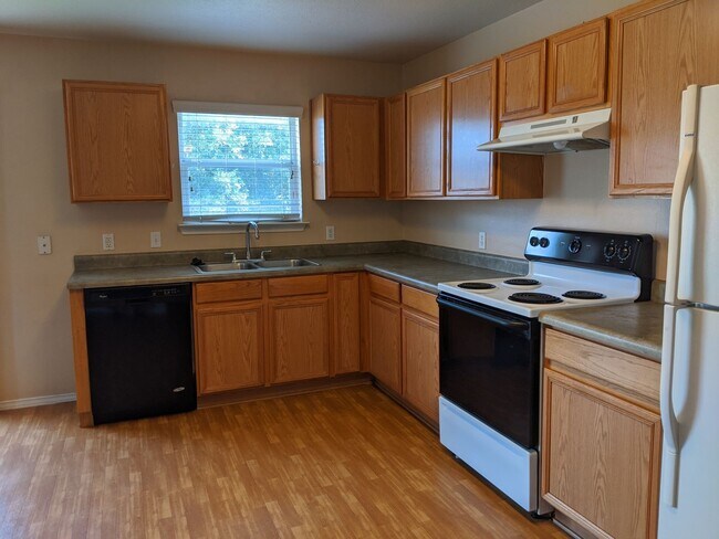 Foto del edificio - MOVE IN SPECIAL!