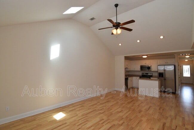 Building Photo - 853 Bryan Cir