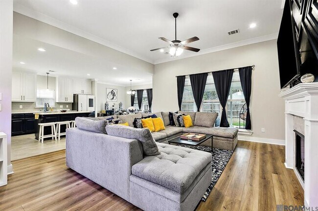 Foto del edificio - Exquisite 5-Bedroom Home in Denham Springs...