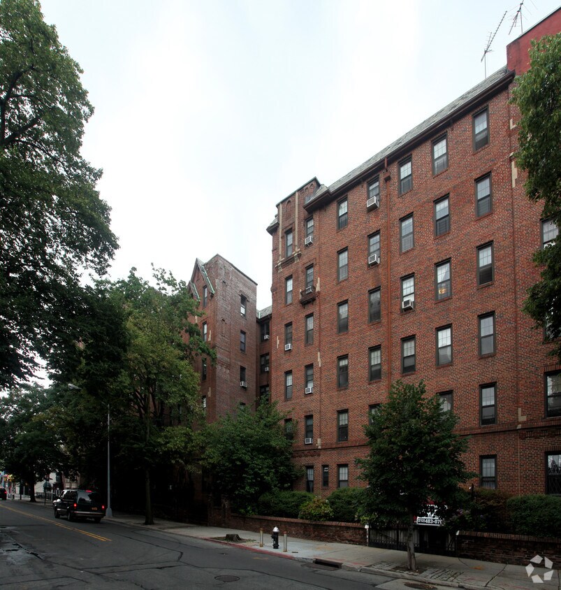 Primary Photo - 80-40 Lefferts Blvd