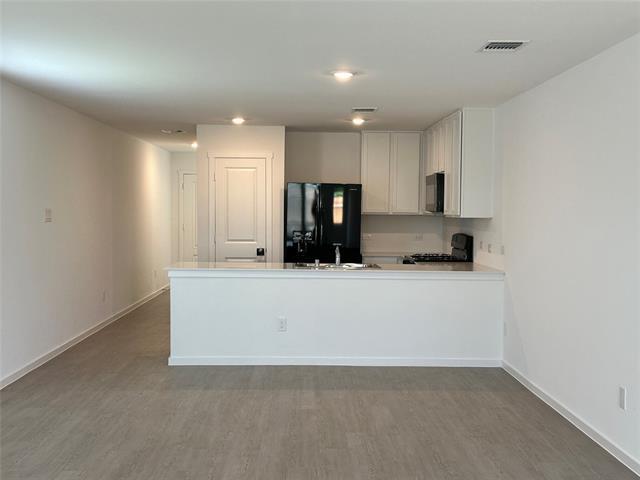 Building Photo - 1453 Erie Dr