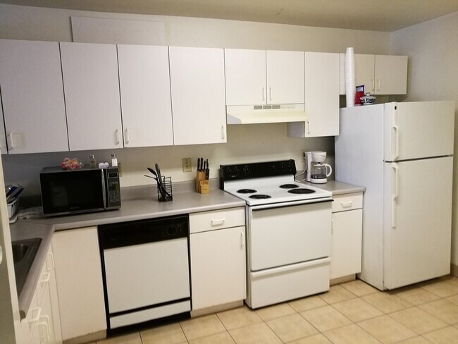 kitchen - 4116 N 1st Ave