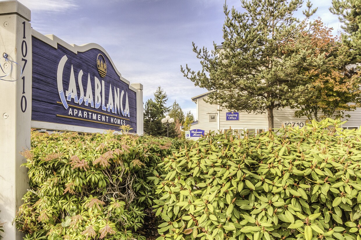 Casa Blanca Apartment Homes Everett, WA