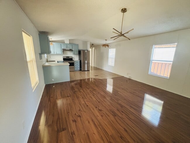 Foto del edificio - 7245 Fairbanks N H Rd