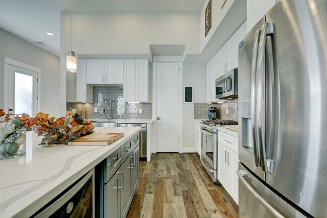 Foto del edificio - 806 Thornton Rd