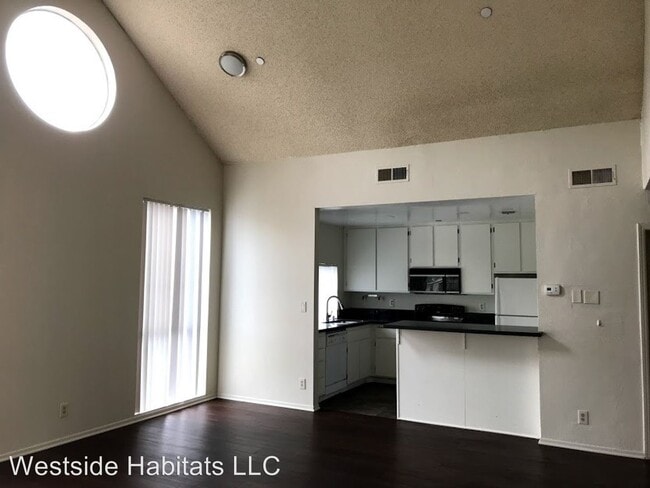 Building Photo - Studio, 1 bath Apartment - 747 Gayley Ave