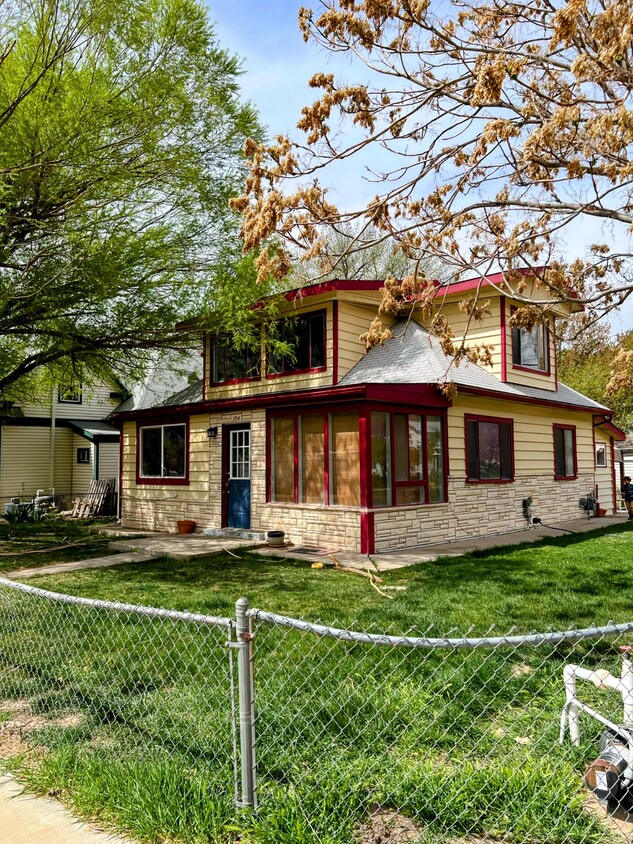 Corner of 1st & Kluge - 104 Kluge Ave